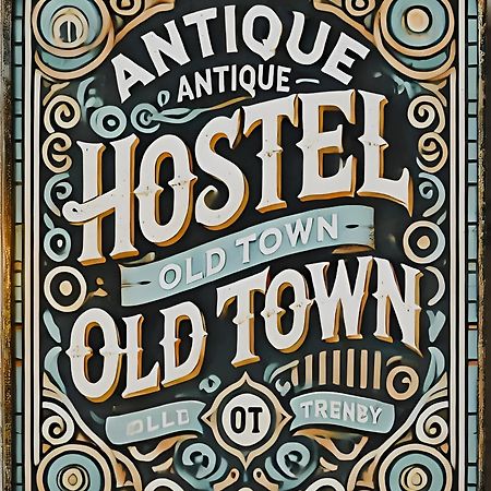 Antique Hostel Bukarest Exteriör bild