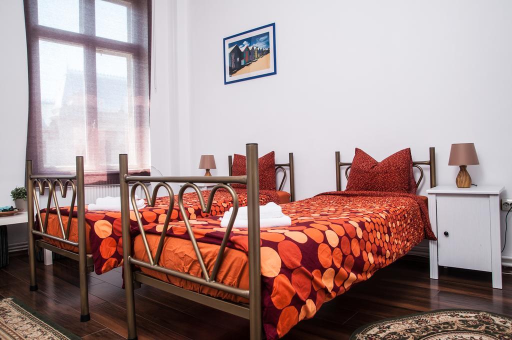 Antique Hostel Bukarest Rum bild